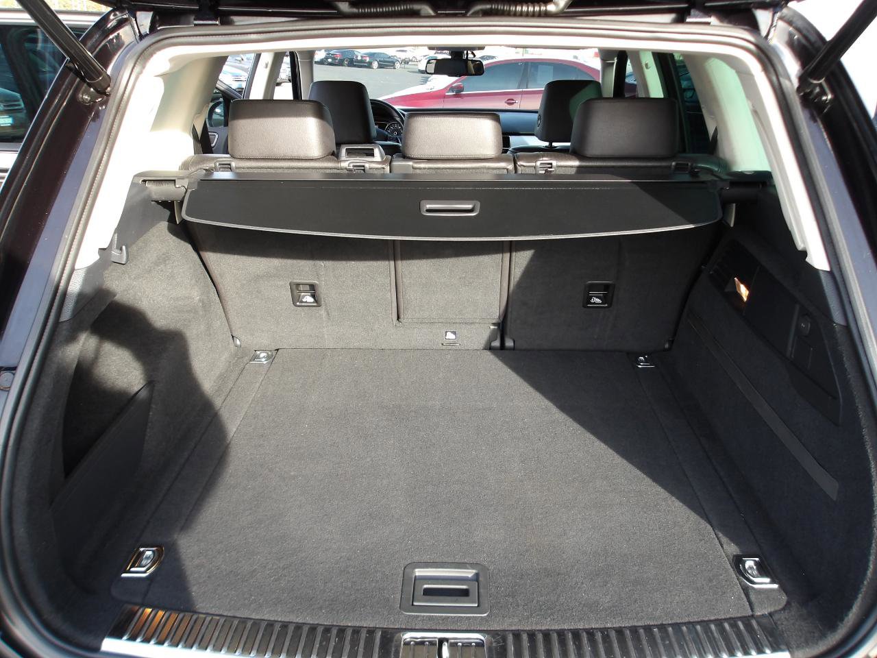 Used 2015 Volkswagen Touareg Sport AWD/4WD image 11