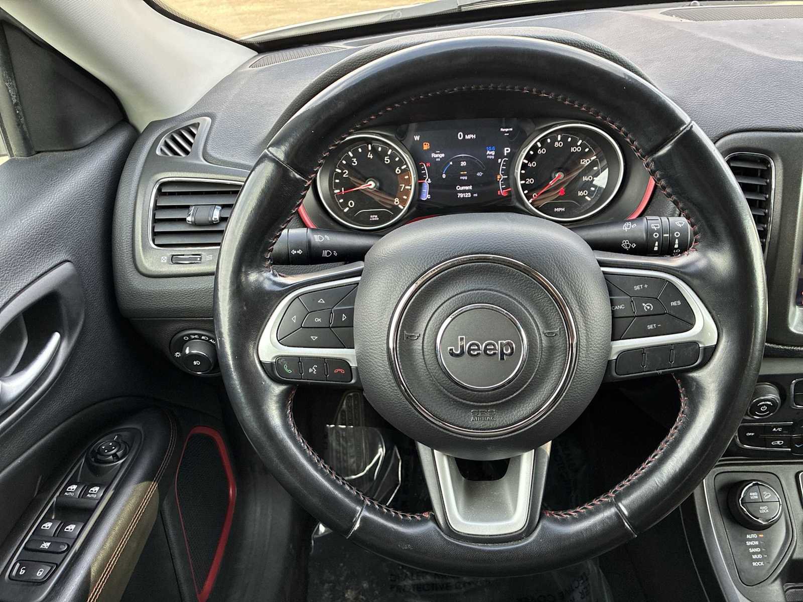 Used 2020 Jeep Compass Trailhawk AWD/4WD image 11