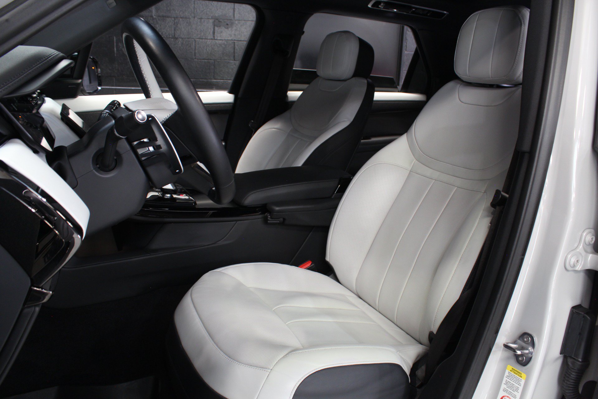 Used 2023 Land Rover Range Rover Sport SE Dynamic AWD/4WD image 32