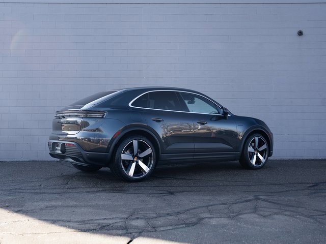 New 2026 Porsche Macan 4 Electric image 7