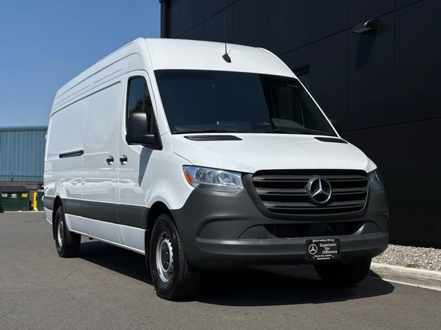 Used 2025 Mercedes-Benz Sprinter 2500 image 10