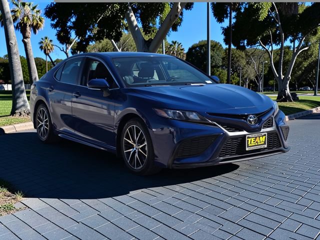 Used 2023 Toyota Camry SE w/ Cold Weather Package AWD/4WD image 4