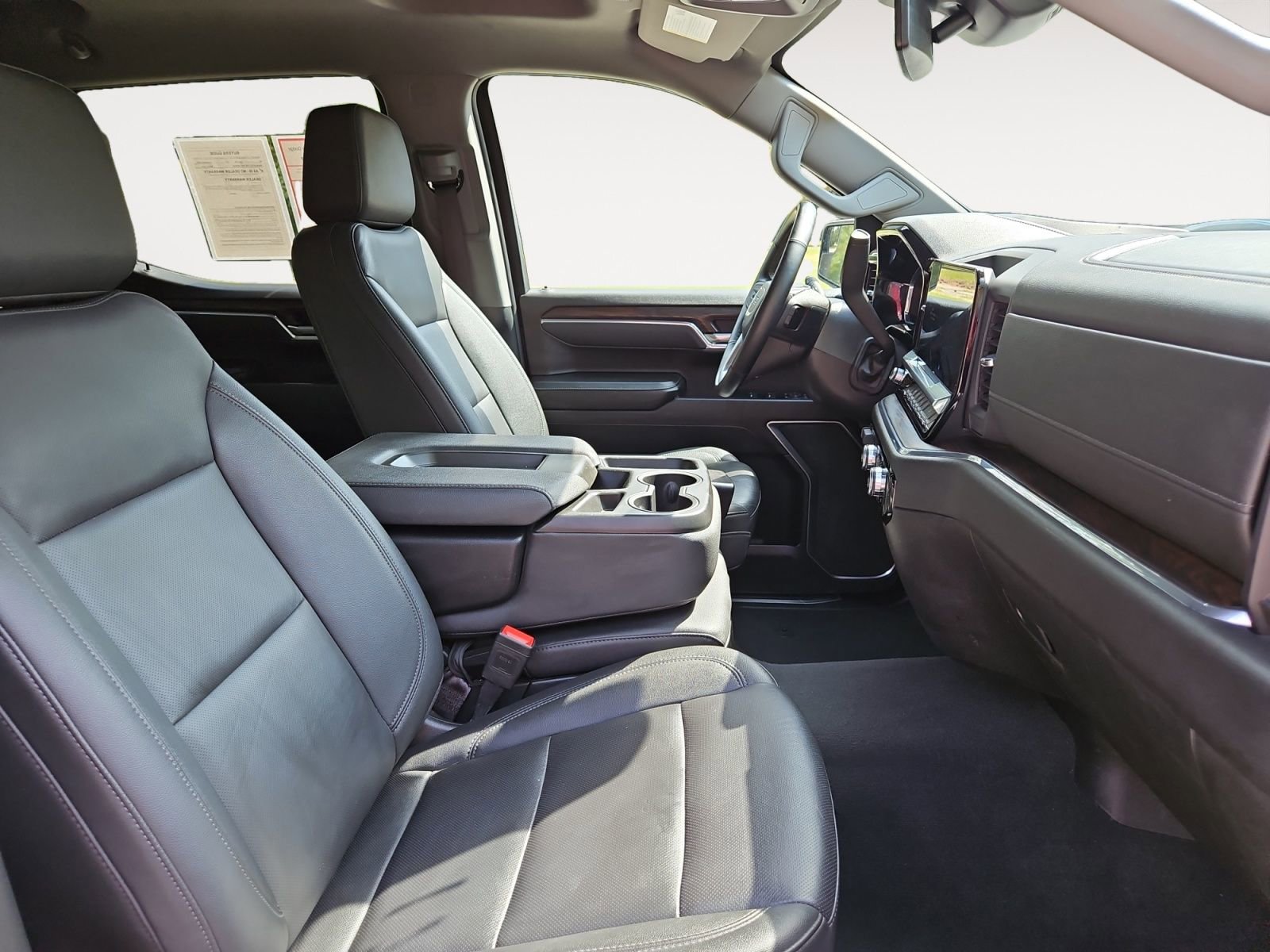 Used 2025 GMC Sierra 1500 SLT image 15