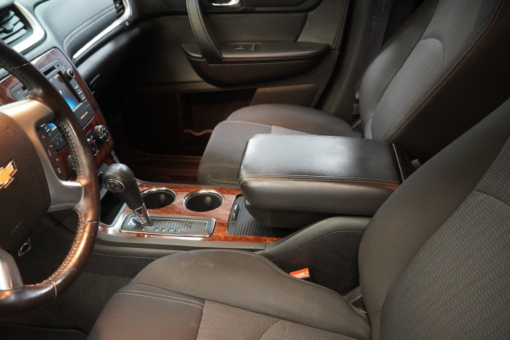 Used 2013 Chevrolet Traverse LT FWD image 7