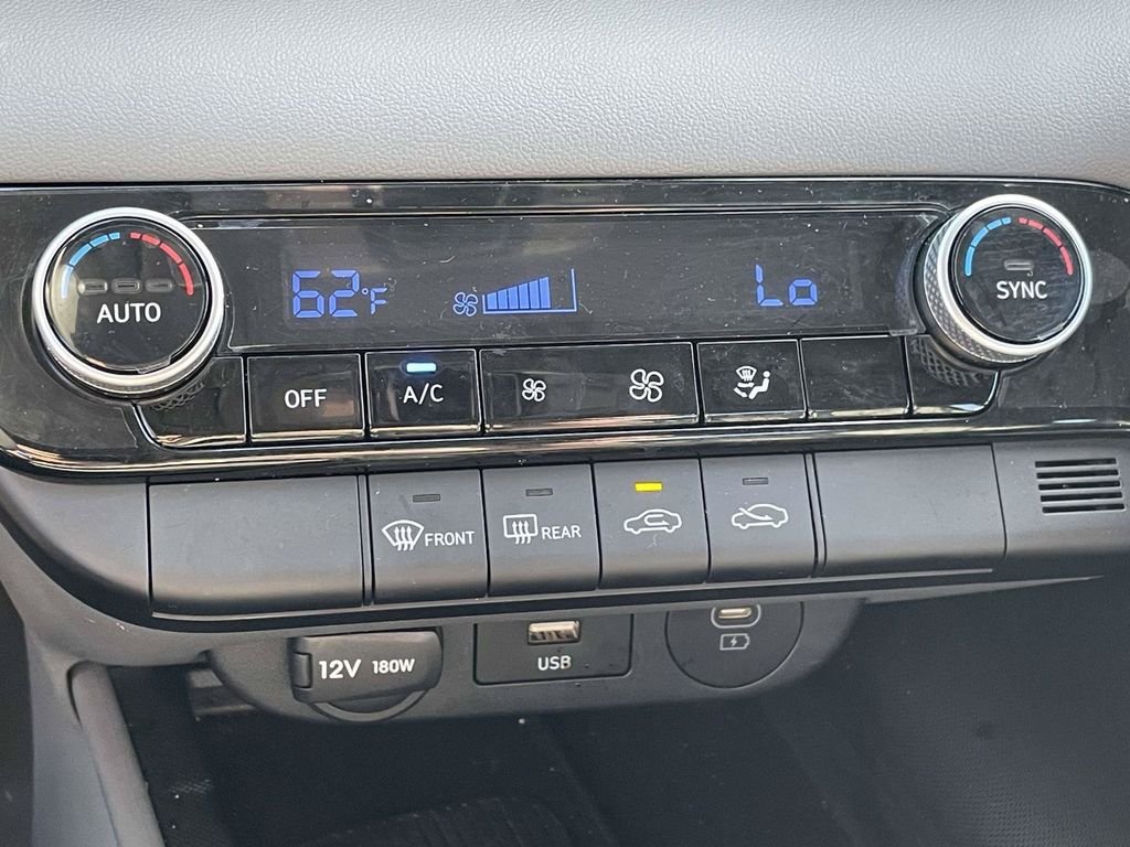 New 2025 Hyundai Elantra Sport FWD image 17