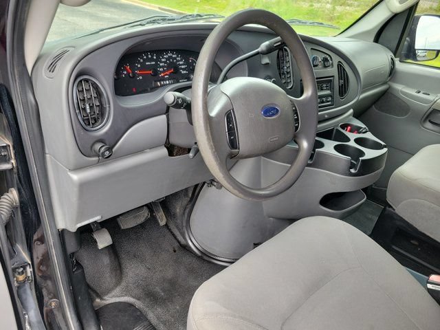 Used 2006 Ford E-350 and Econoline 350 Extended Super Duty RWD image 6