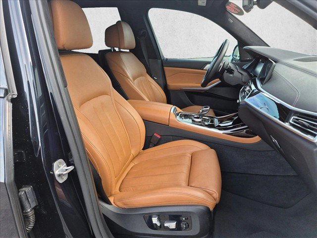 Used 2019 BMW X7 xDrive50i w/ M Sport Package AWD/4WD image 23