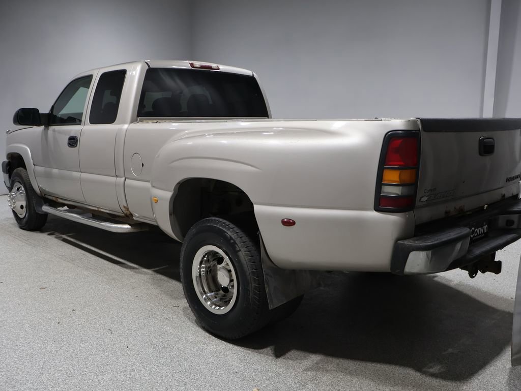 Used 2004 Chevrolet Silverado 3500 4x4 Extended Cab w/ Heavy-Duty Power Package image 6