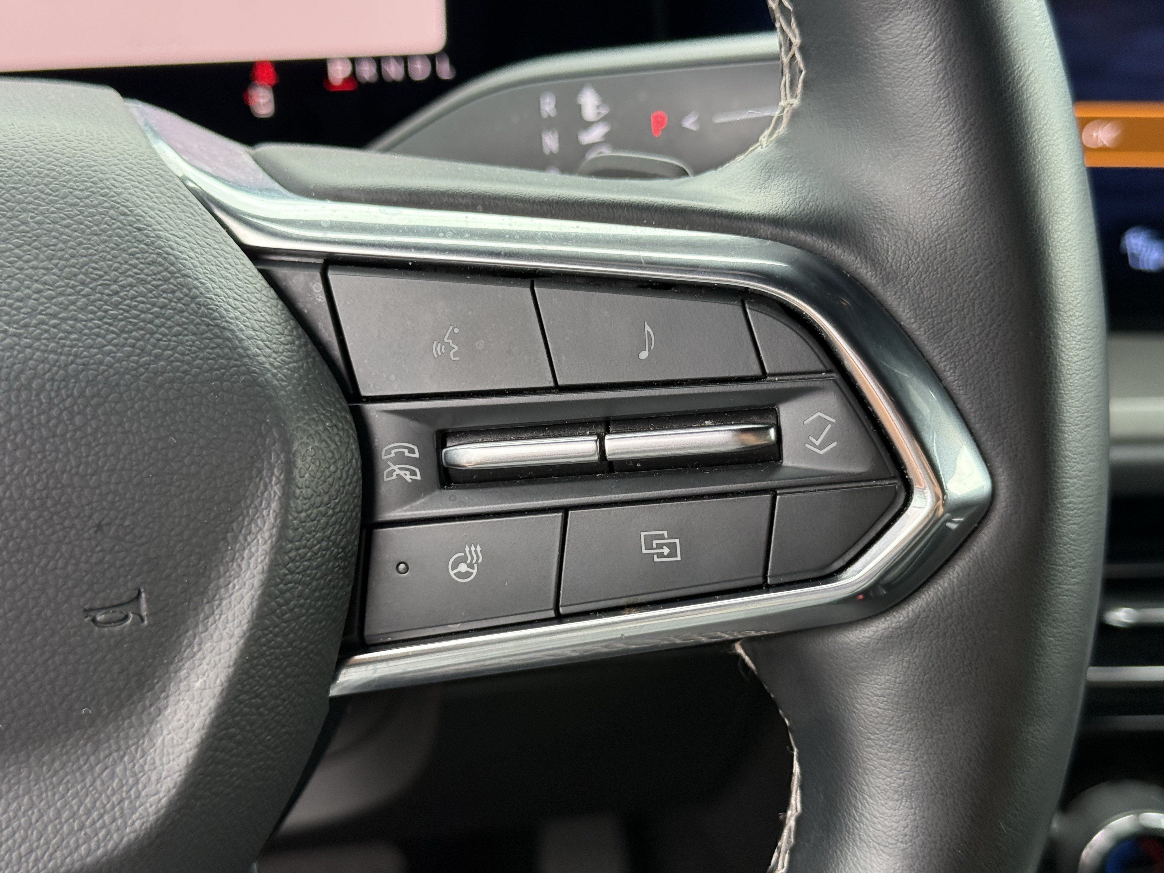 Used 2024 Chevrolet Traverse LT FWD image 17