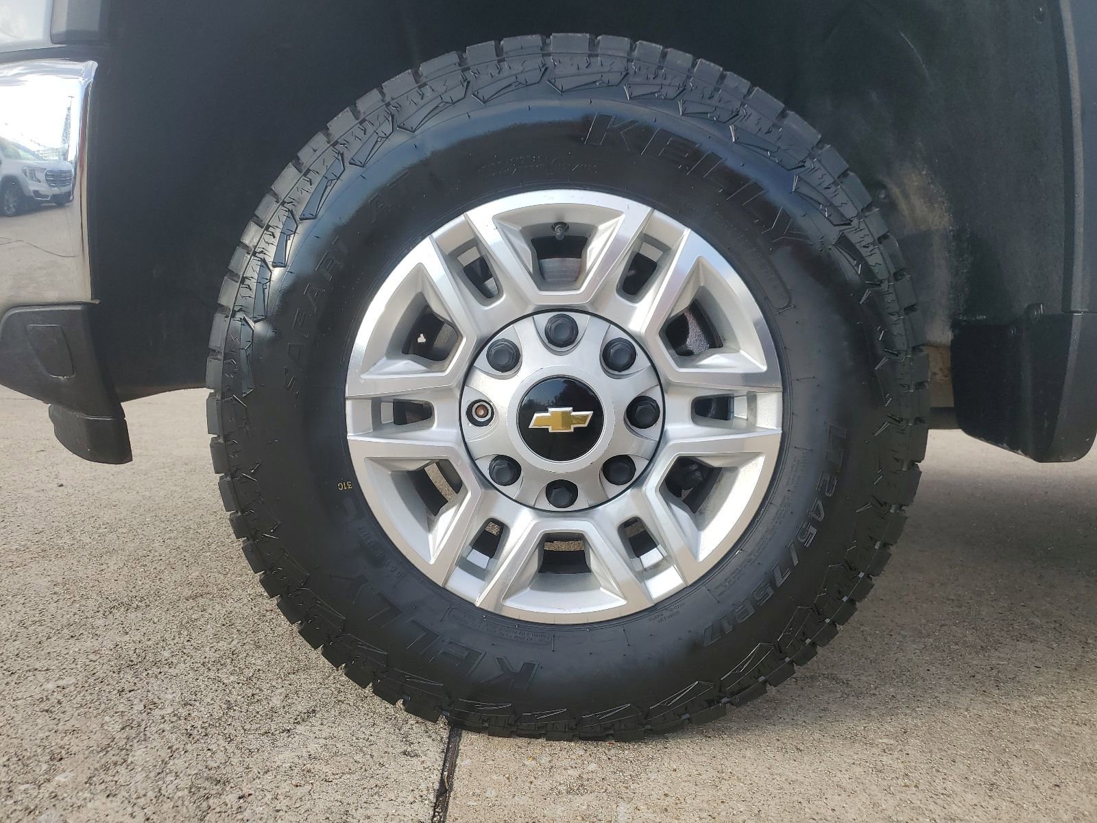 Used 2024 Chevrolet Silverado 2500 LT image 7