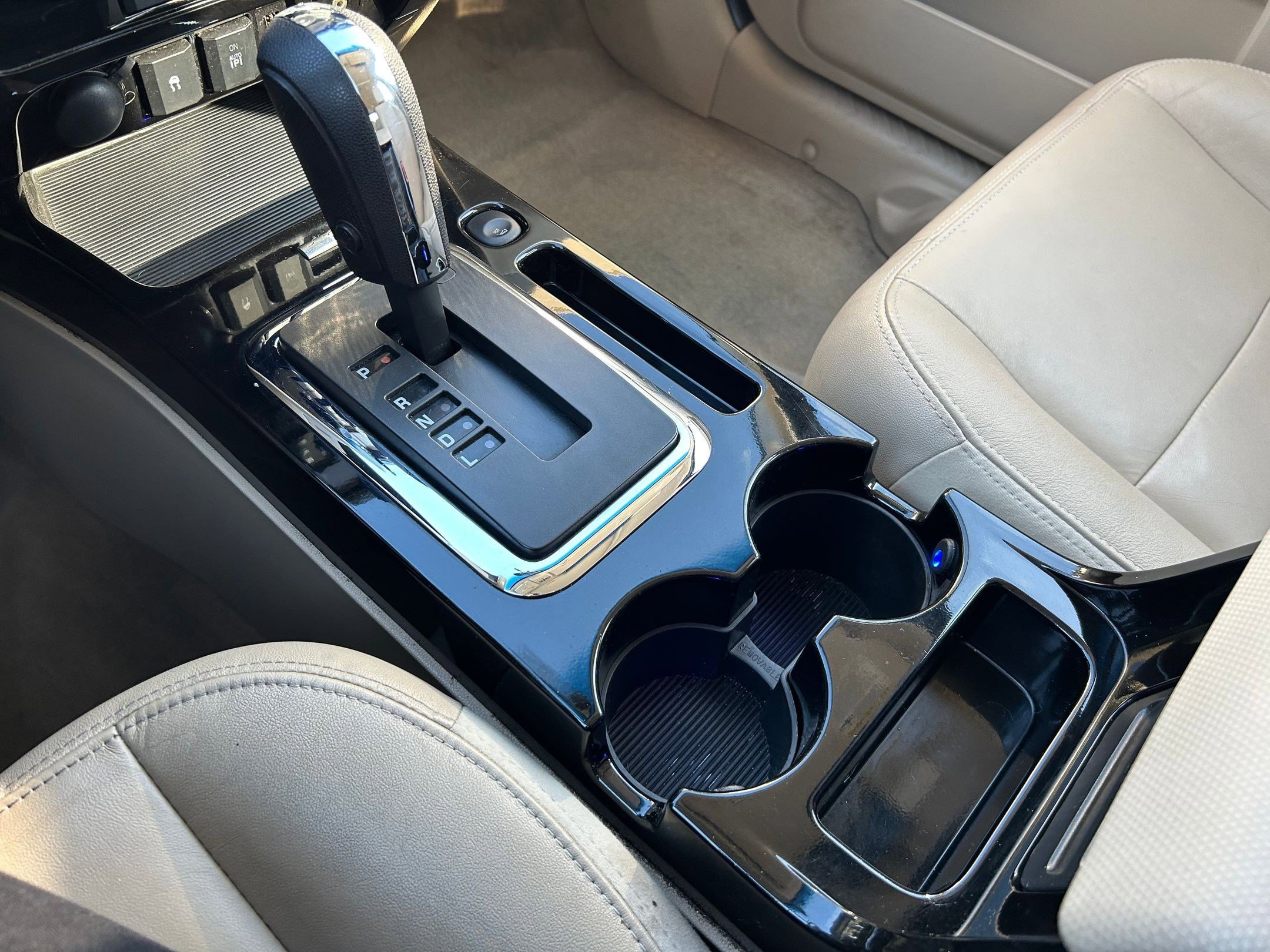 Used 2010 Ford Escape Limited image 18