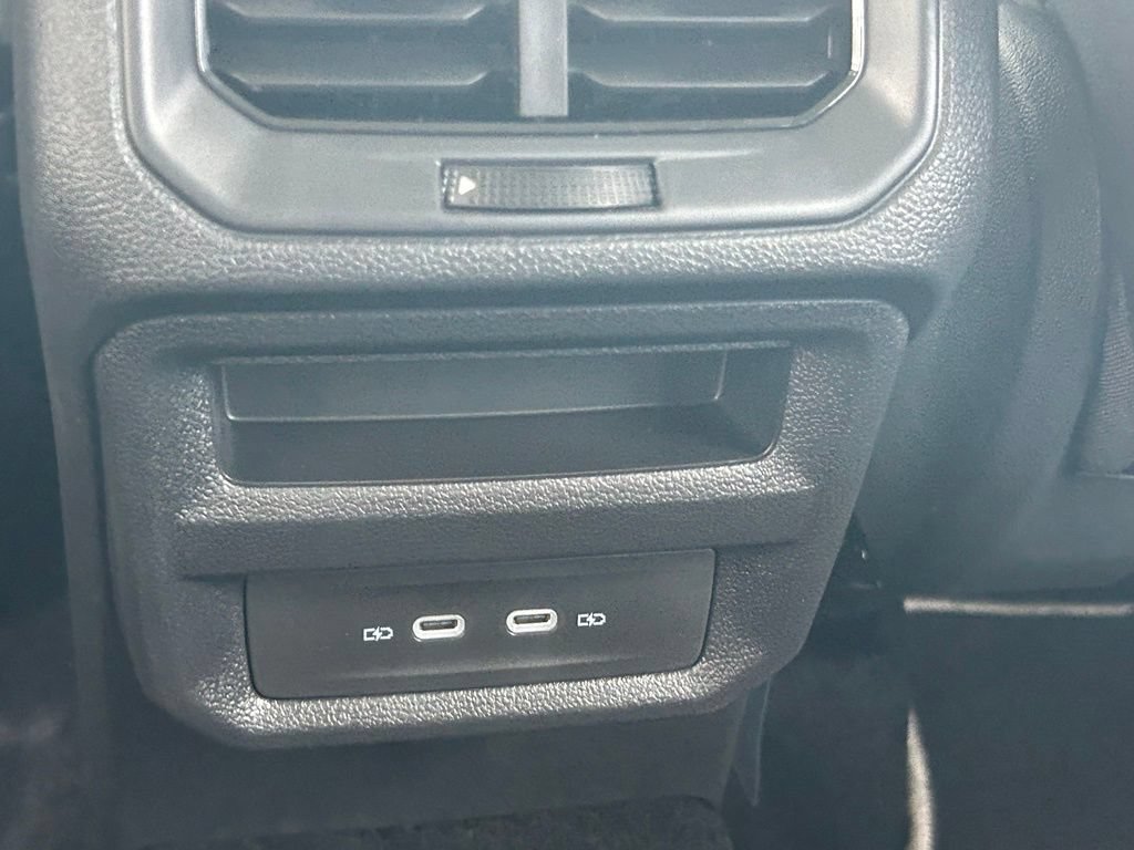 New 2026 Volkswagen Taos SE FWD image 40