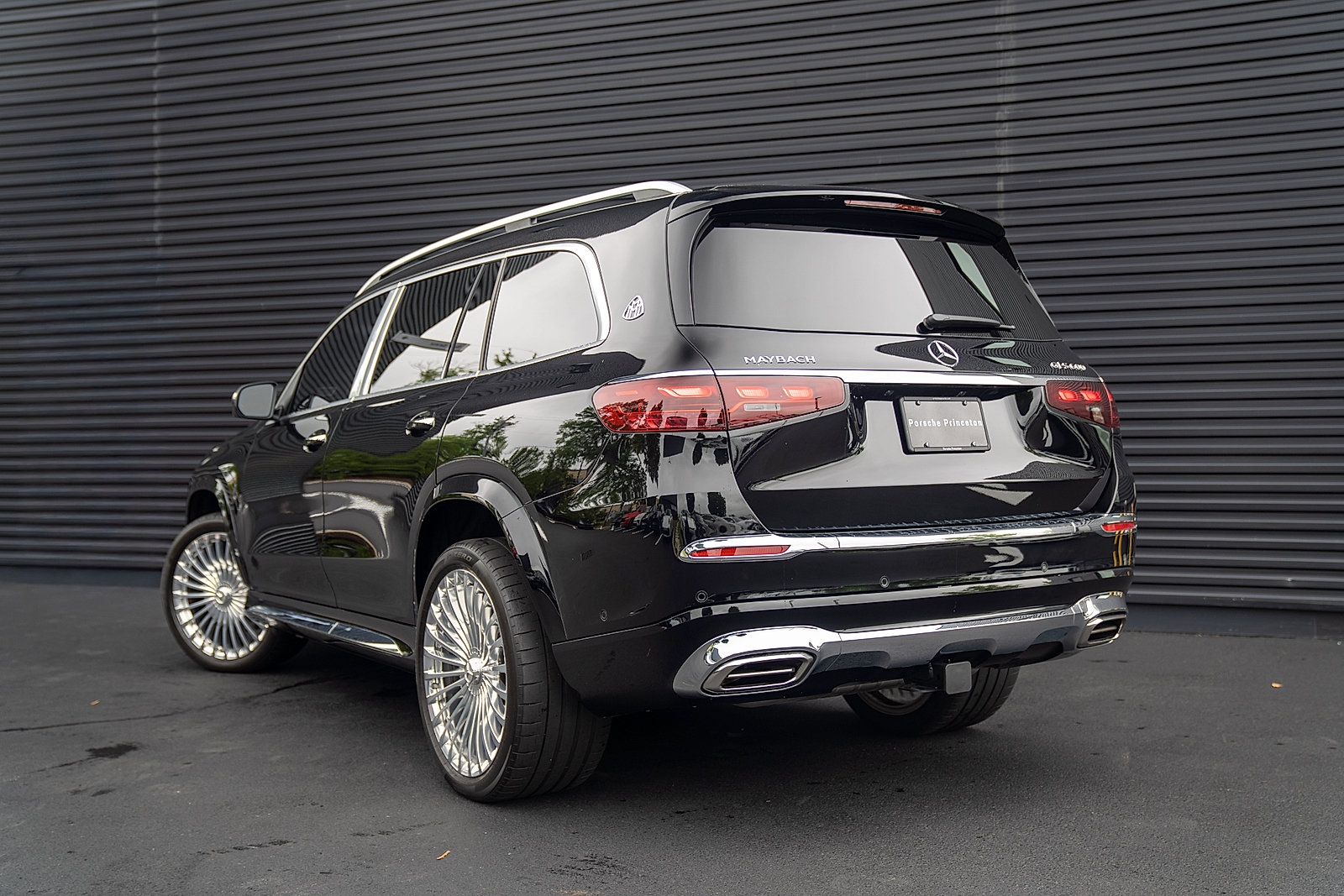 Used 2025 Mercedes-Benz Maybach GLS 600 4MATIC image 3