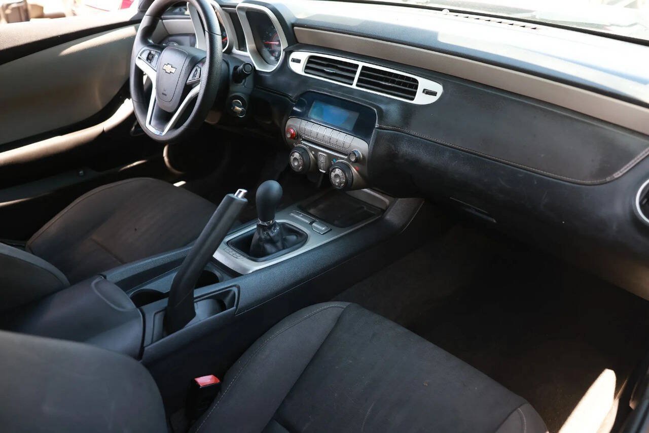 Used 2014 Chevrolet Camaro LS RWD image 32
