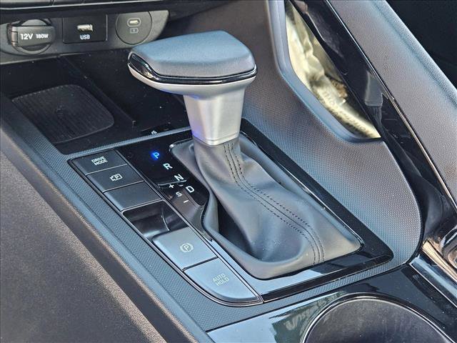 Used 2025 Hyundai Elantra SEL image 11