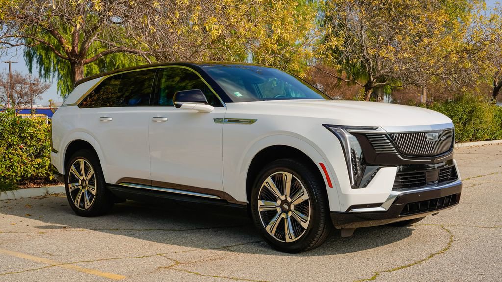 New 2025 Cadillac Escalade IQ Luxury 2 image 6