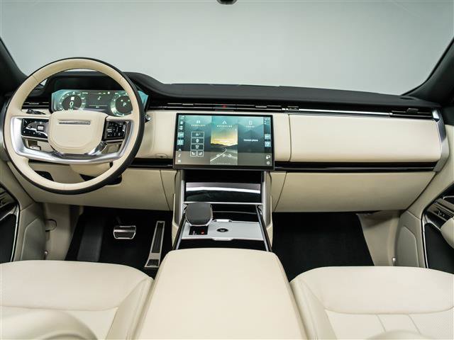 Used 2024 Land Rover Range Rover SE AWD/4WD image 17