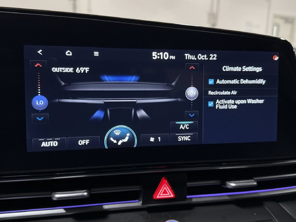 Used 2024 Hyundai Elantra SEL FWD image 17