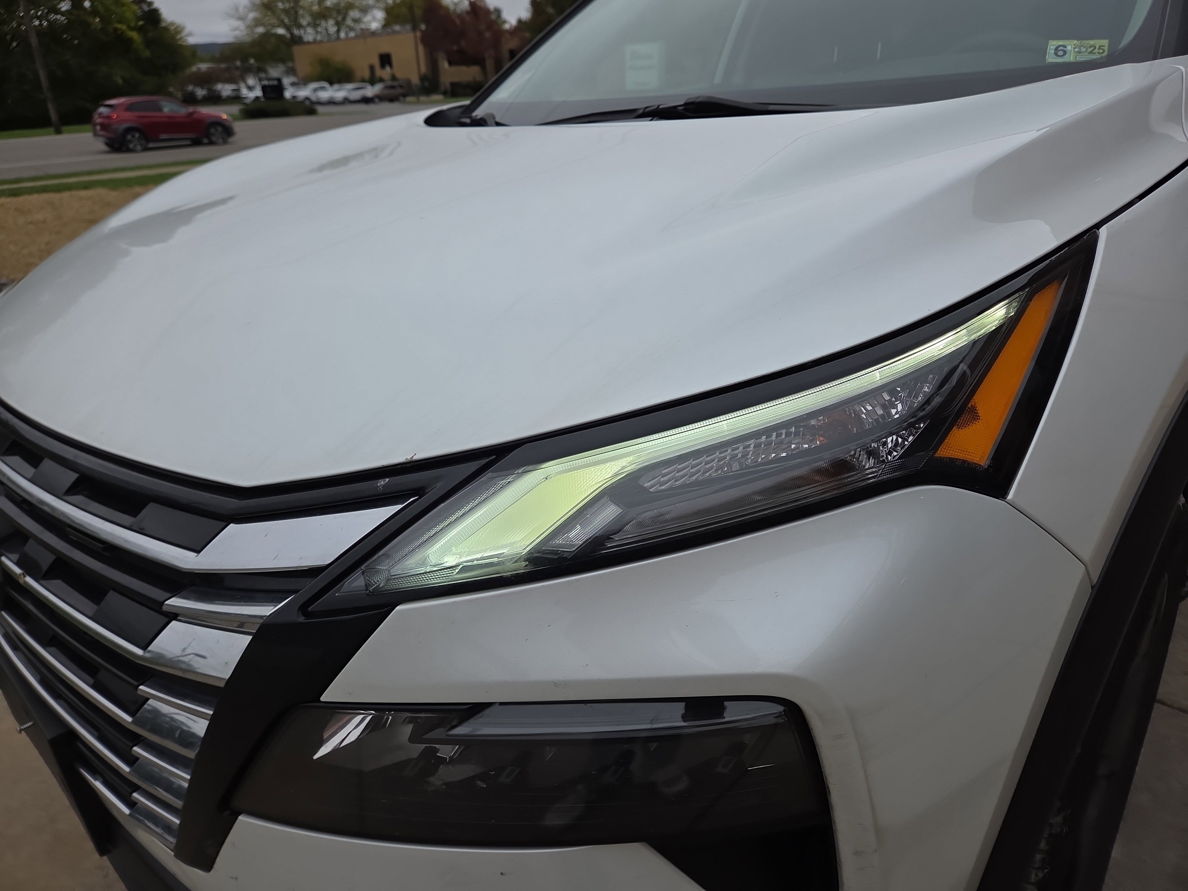 Used 2024 Nissan Rogue SV image 10