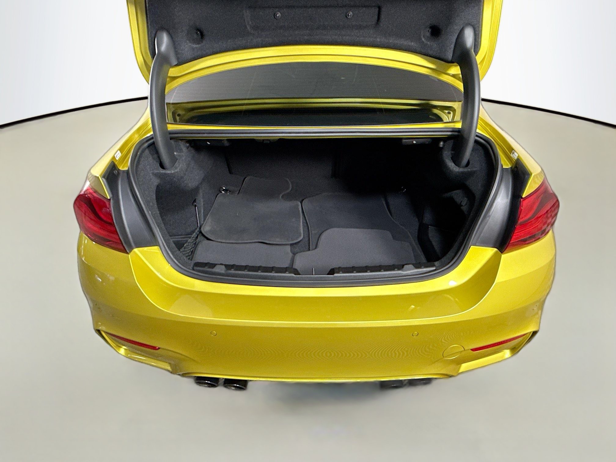 Used 2019 BMW M4 Coupe w/ Competition Package RWD image 33