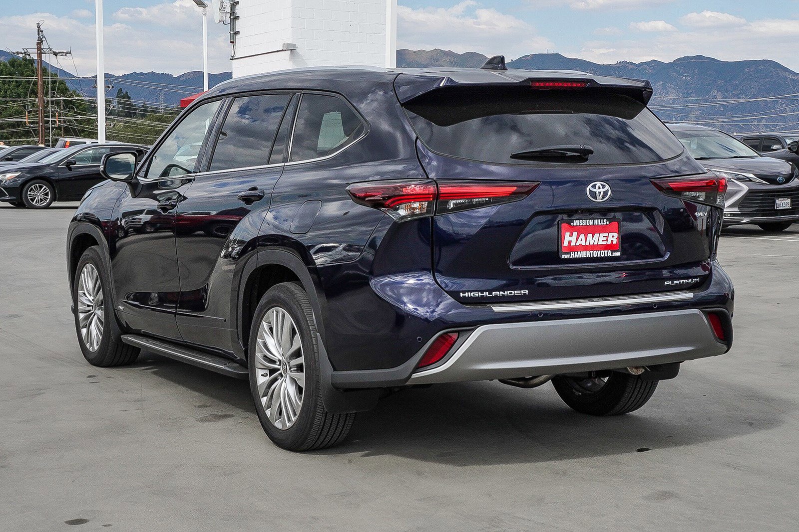 New 2025 Toyota Highlander Platinum image 5