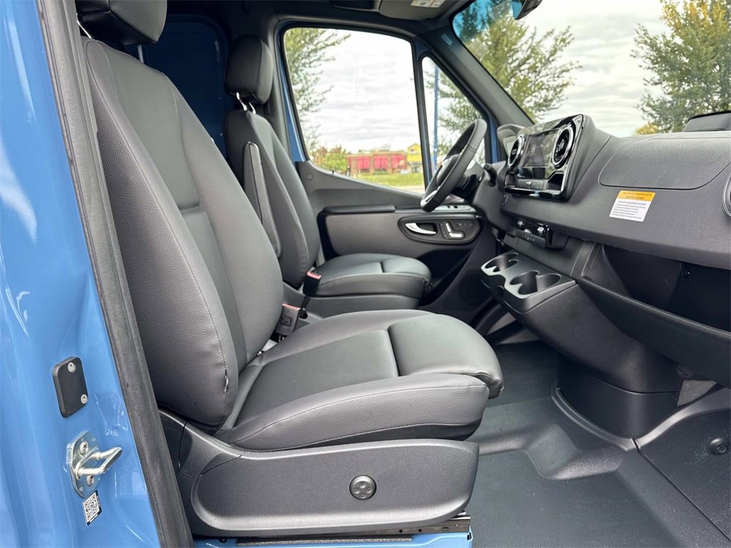 New 2026 Mercedes-Benz Sprinter 2500 image 11