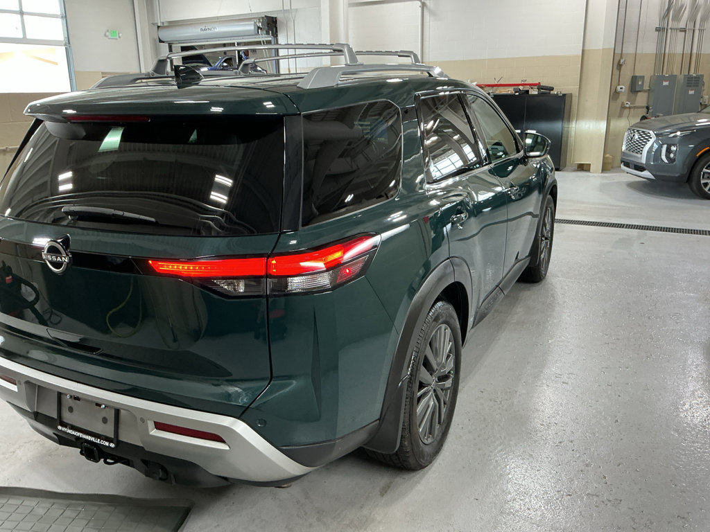 Used 2022 Nissan Pathfinder SL w/ SL Premium Package FWD image 4