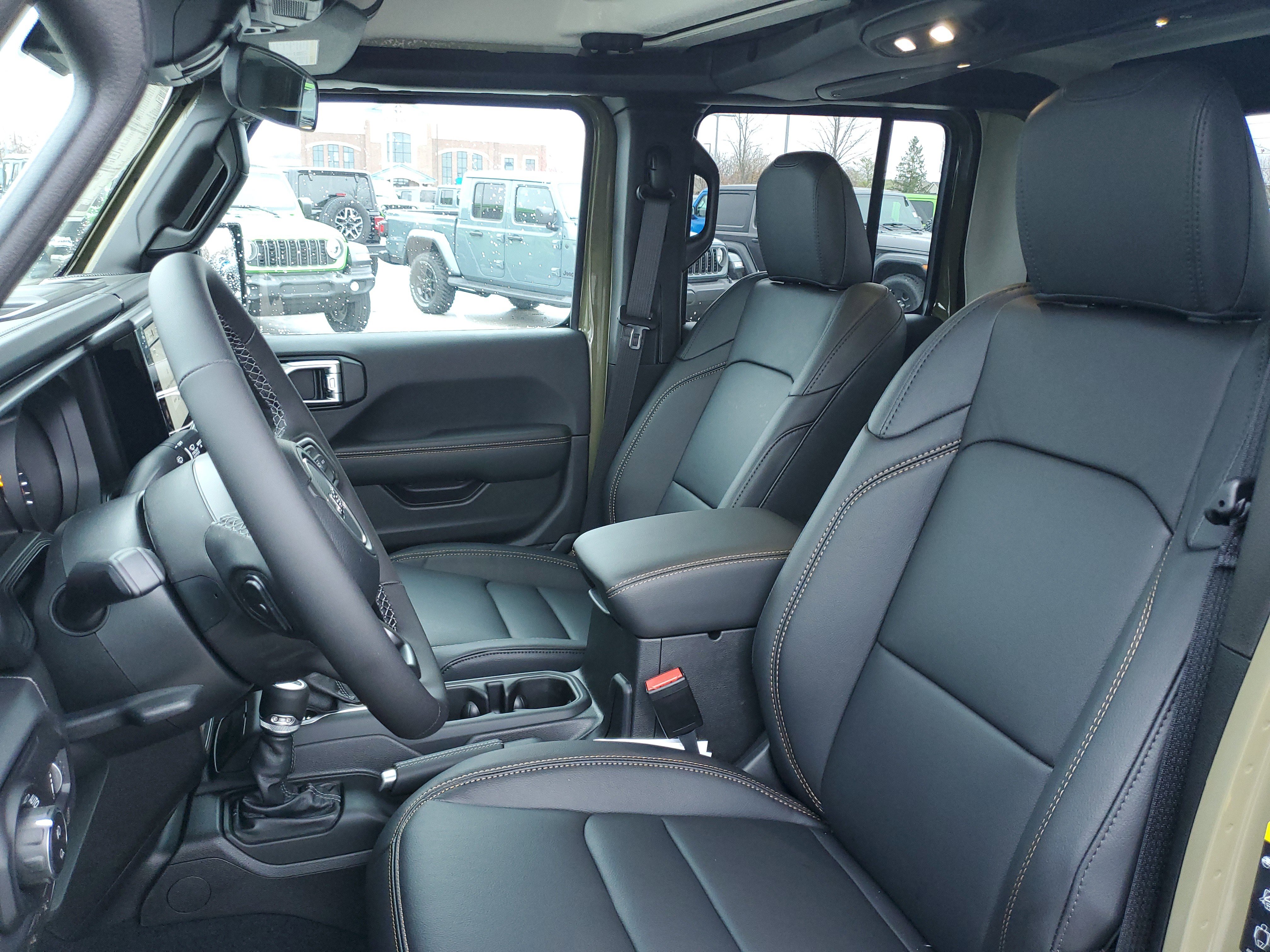 New 2025 Jeep Gladiator Sport image 17