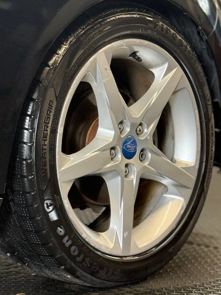 Used 2012 Ford Focus Titanium w/ Titanium Handling Pkg image 16