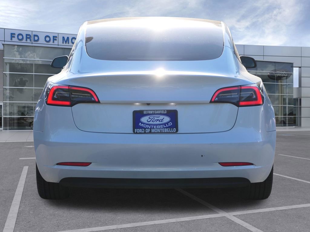Used 2023 Tesla Model 3 Standard Range image 4