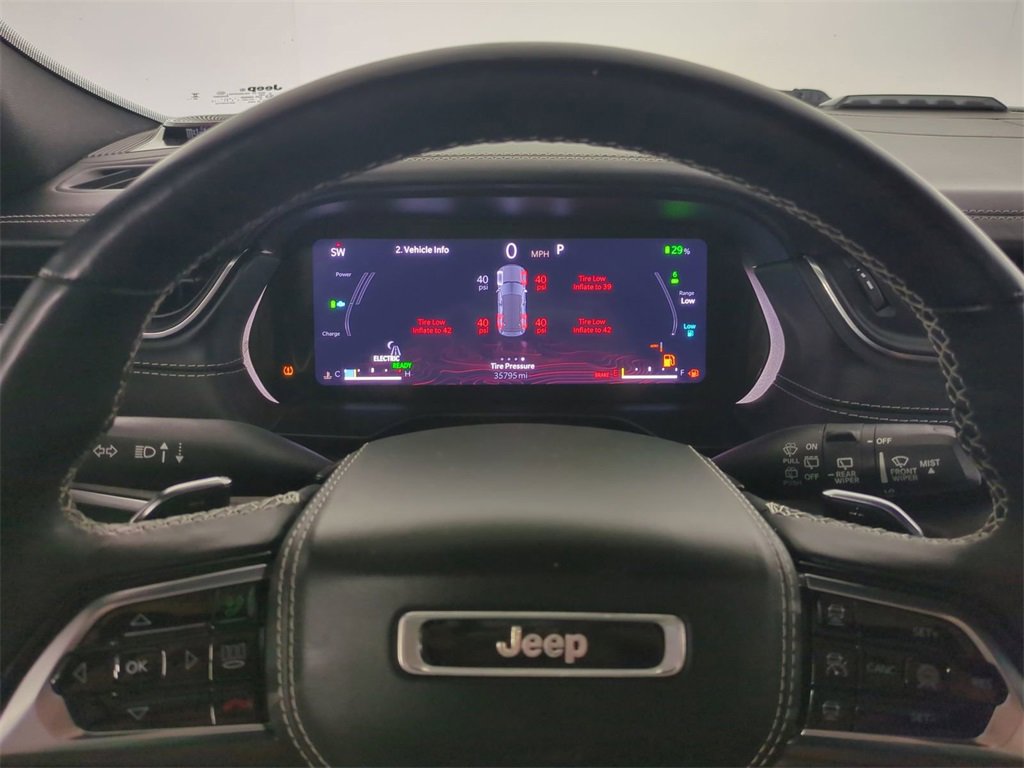 Used 2022 Jeep Grand Cherokee Overland w/ Advanced Protech Group III image 34