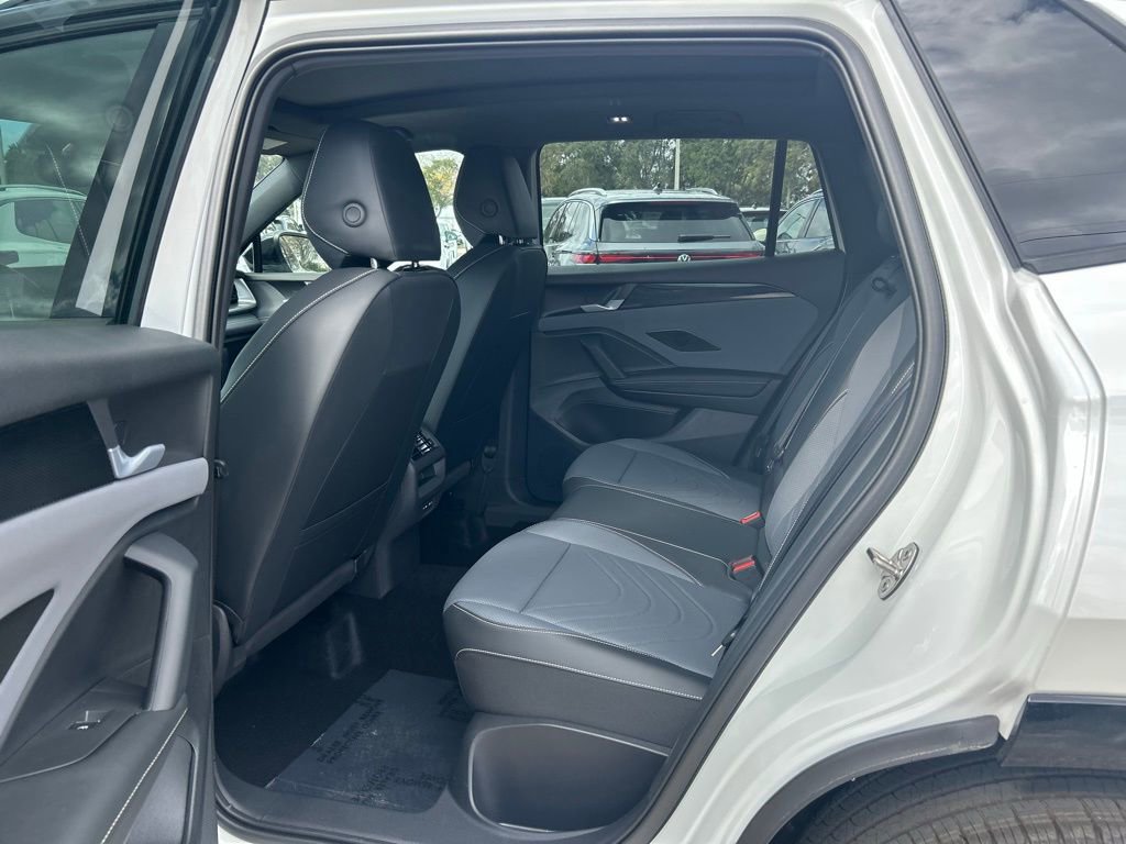 New 2026 Volkswagen Tiguan SE R-Line image 59