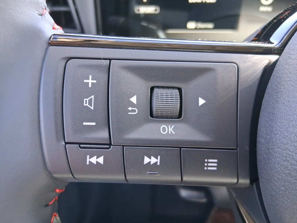 New 2026 Nissan Kicks SR w/ Cold Weather Package image 10