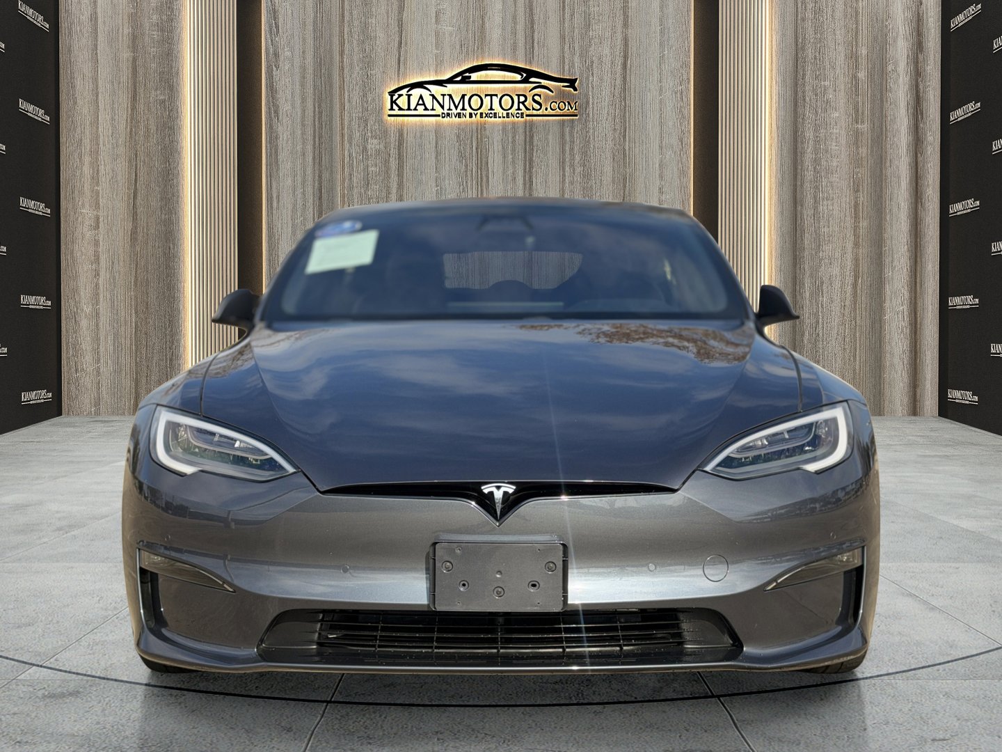 Used 2022 Tesla Model S Plaid image 4