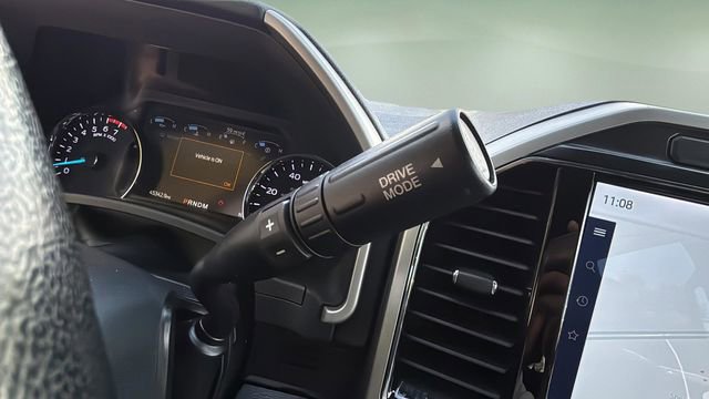 Used 2022 Ford F250 Lariat w/ Black Appearance Package AWD/4WD image 29