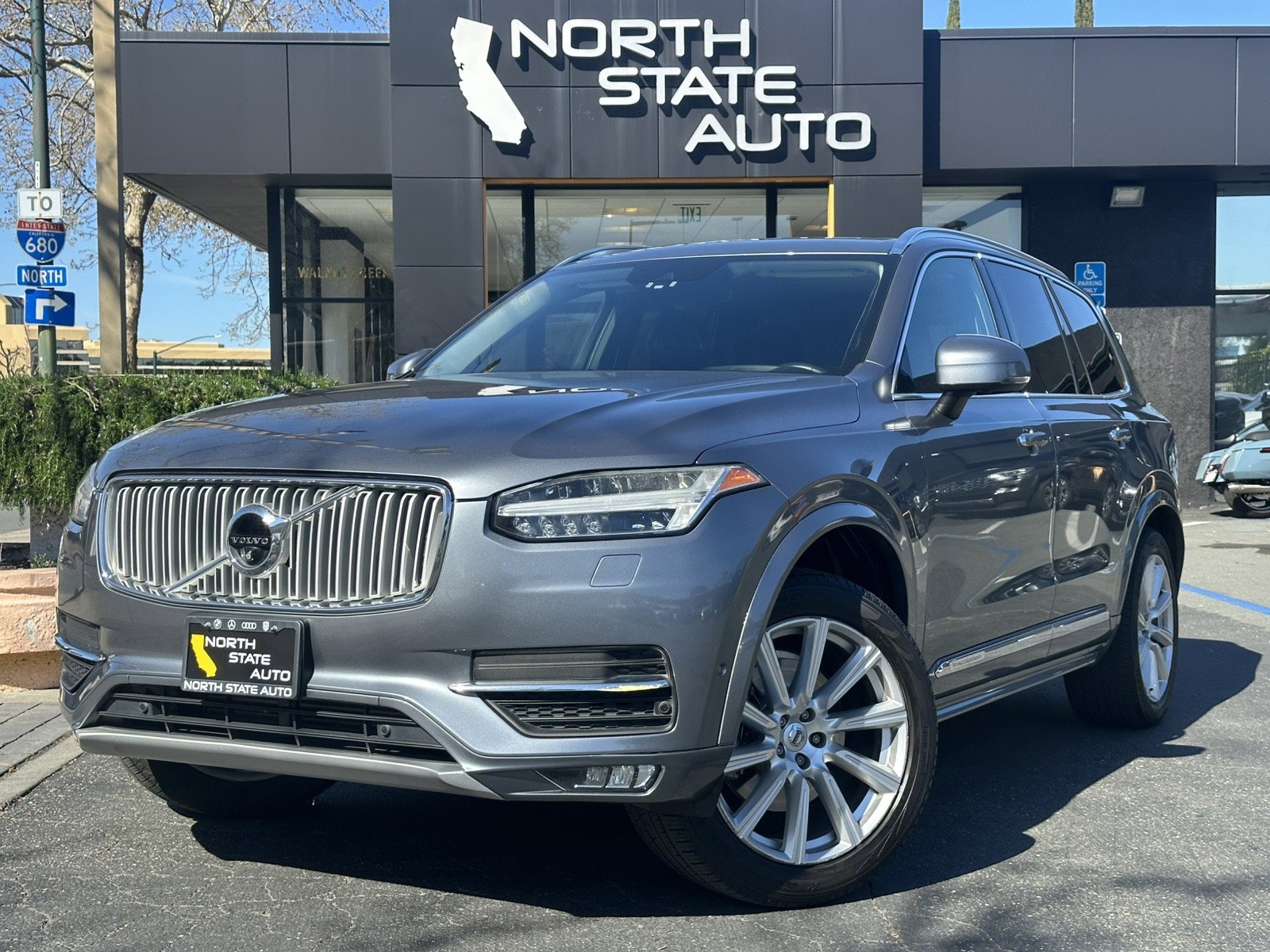 Used 2016 Volvo XC90 T6 Inscription image 2