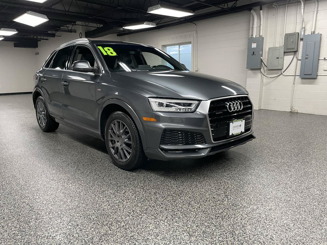 Used 2018 Audi Q3 2.0T Premium Plus w/ Premium Plus Package AWD/4WD image 3