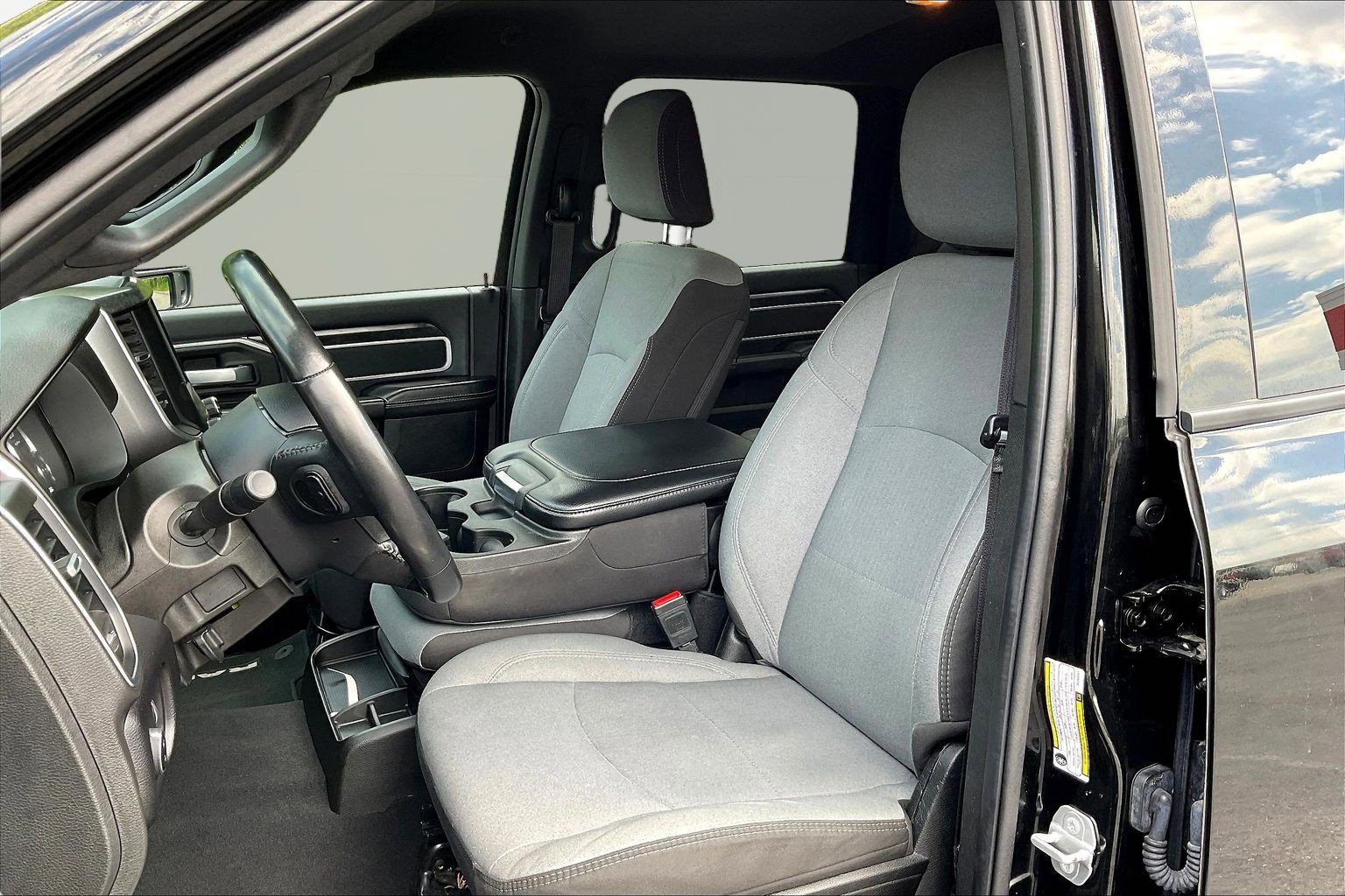 Used 2024 RAM 2500 Big Horn AWD/4WD image 22