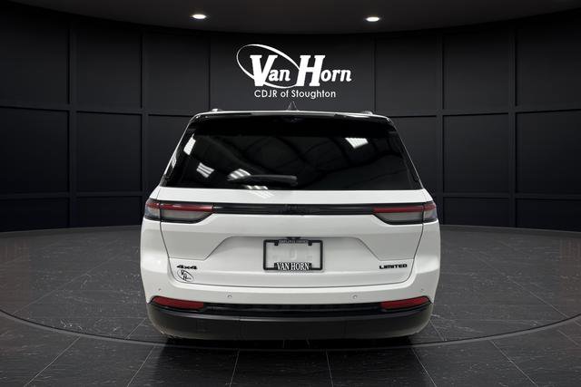 Used 2023 Jeep Grand Cherokee Limited w/ Luxury Tech Group II image 13