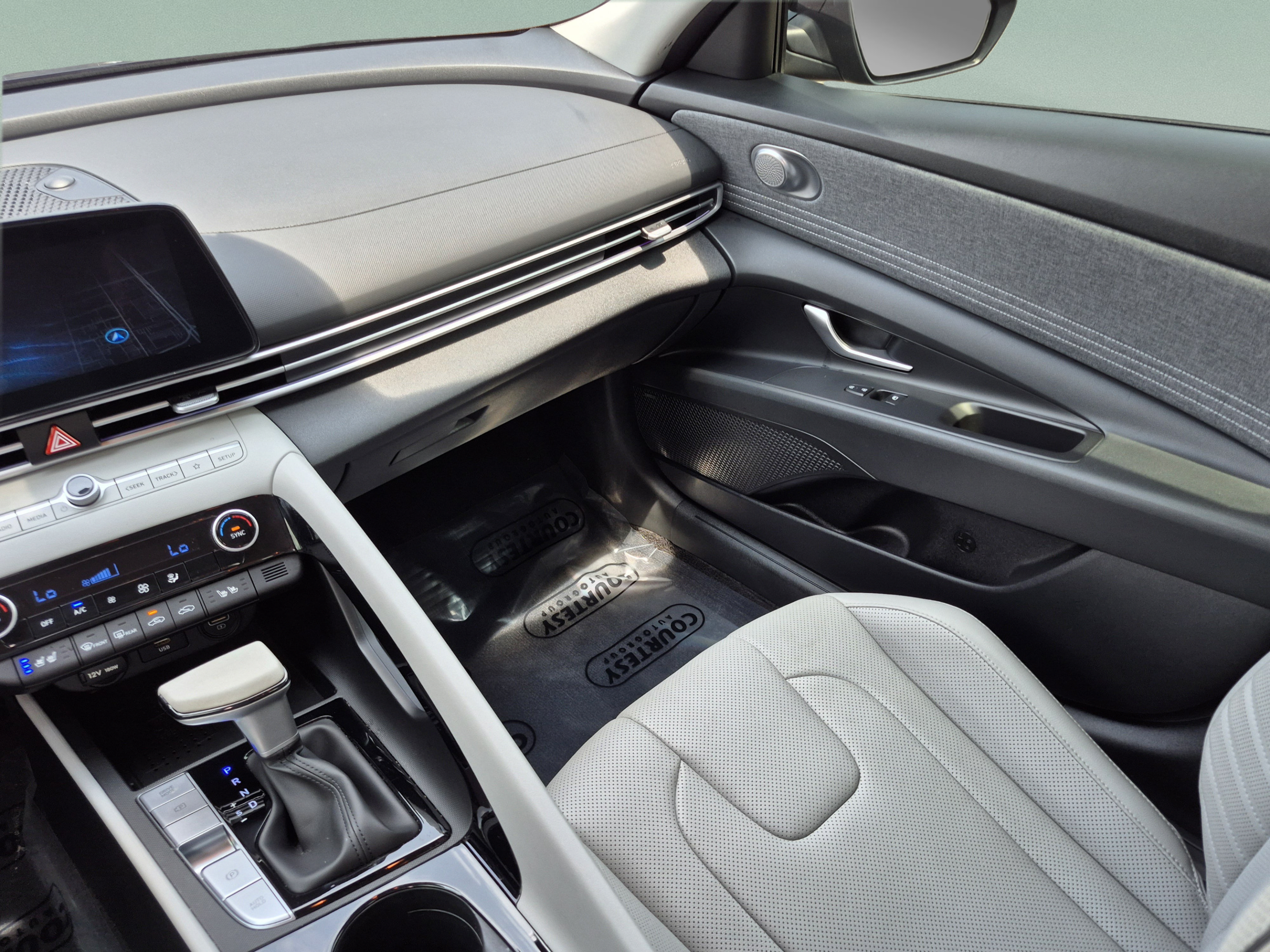 Certified 2023 Hyundai Elantra Limited FWD image 12
