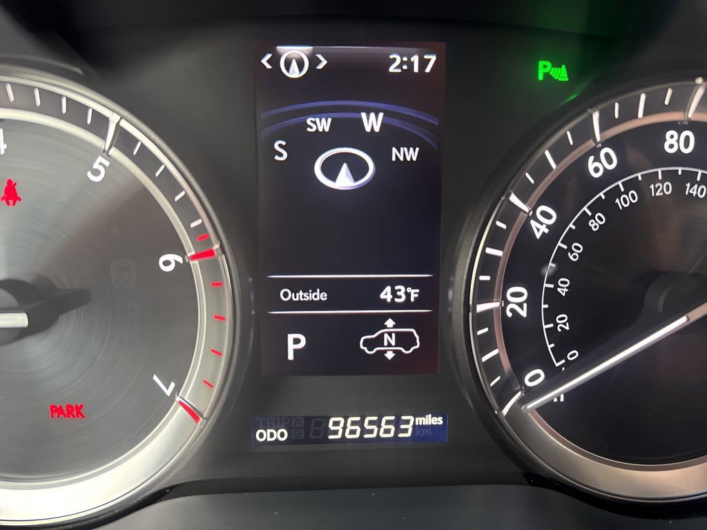 Used 2021 Lexus LX 570 4WD w/ Luxury Package image 28