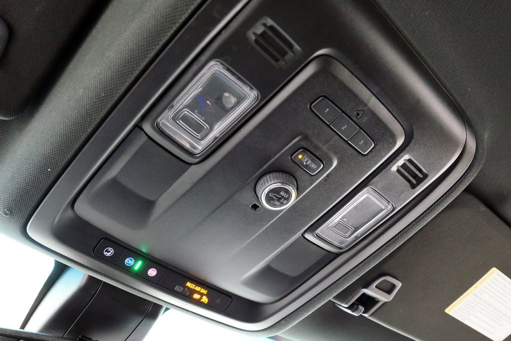 Used 2022 Chevrolet Tahoe Z71 image 33