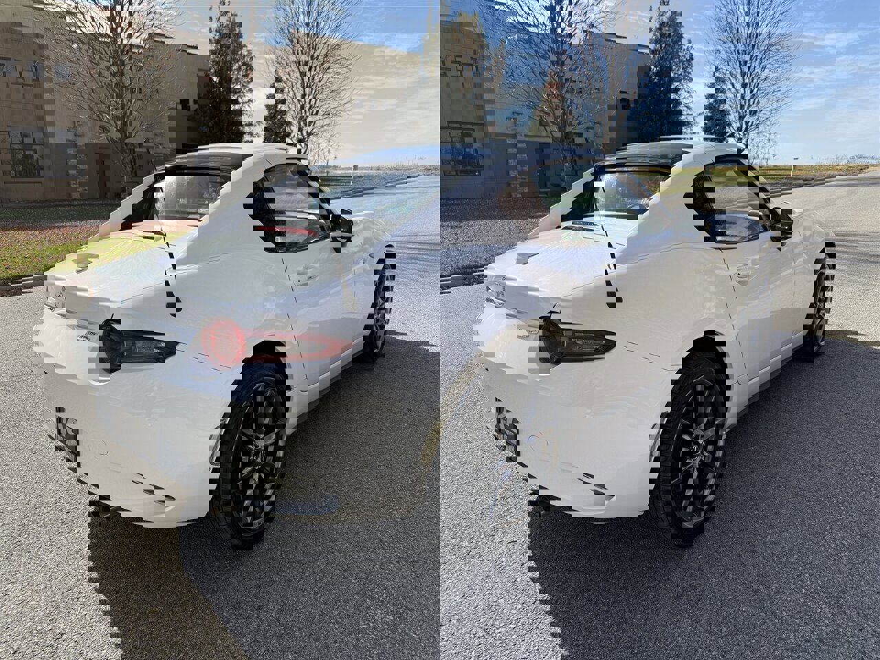 Used 2019 MAZDA MX-5 Miata RF Grand Touring image 9