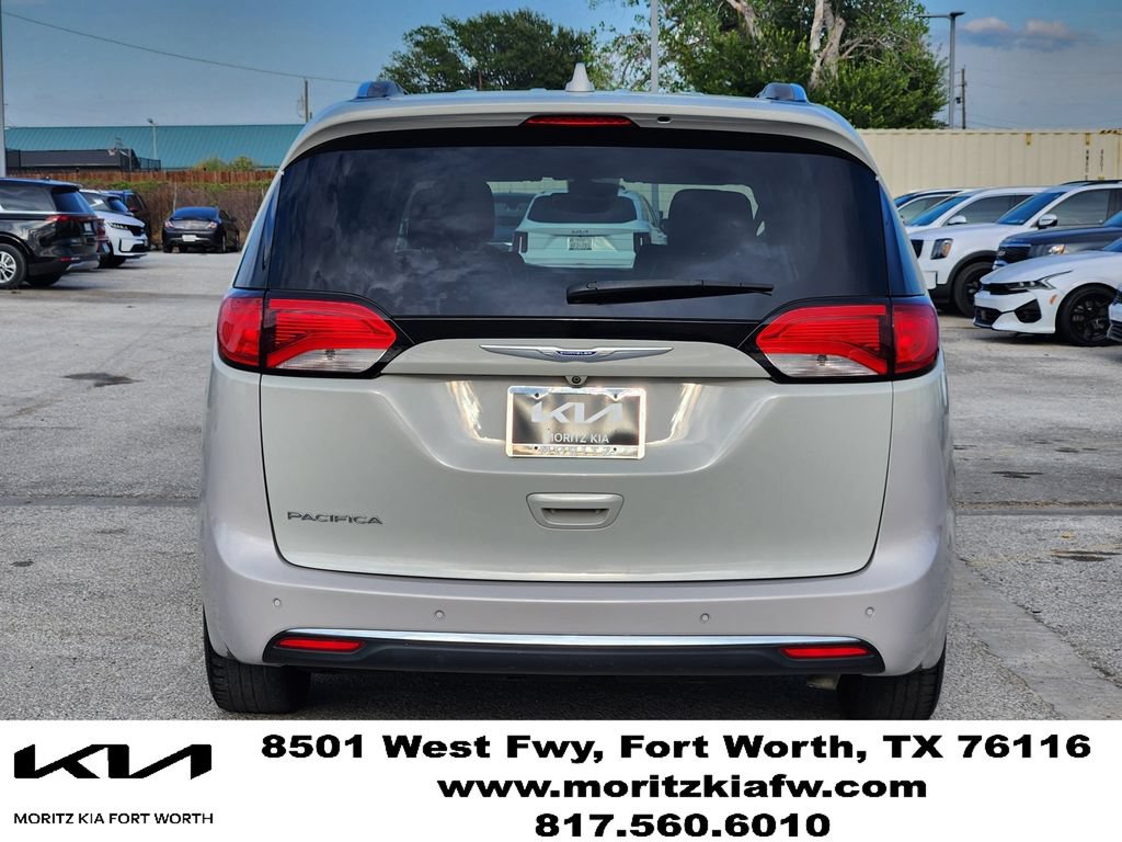 Used 2020 Chrysler Pacifica Touring-L w/ Advanced Safetytec Group FWD image 5
