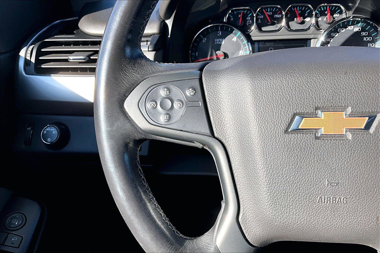 Used 2019 Chevrolet Suburban LT image 9