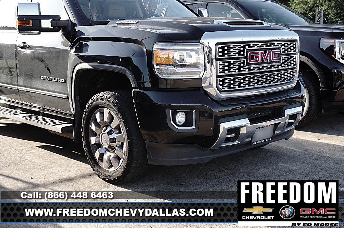 Used 2019 GMC Sierra 2500 Denali w/ Duramax Plus Package AWD/4WD image 4