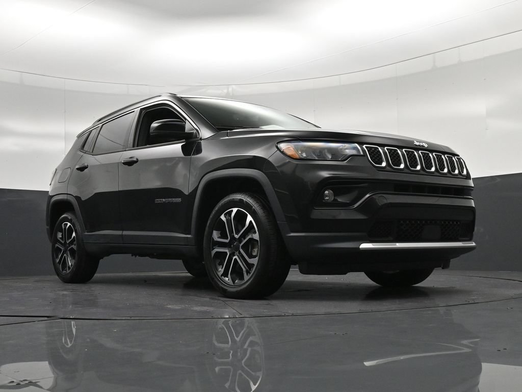 Used 2023 Jeep Compass Limited AWD/4WD image 29