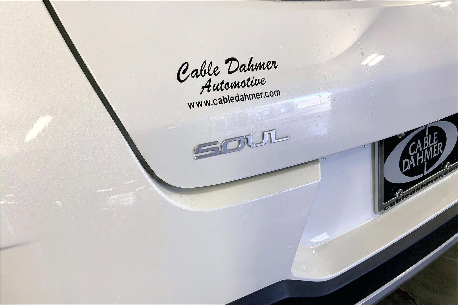 Used 2025 Kia Soul LX FWD image 8