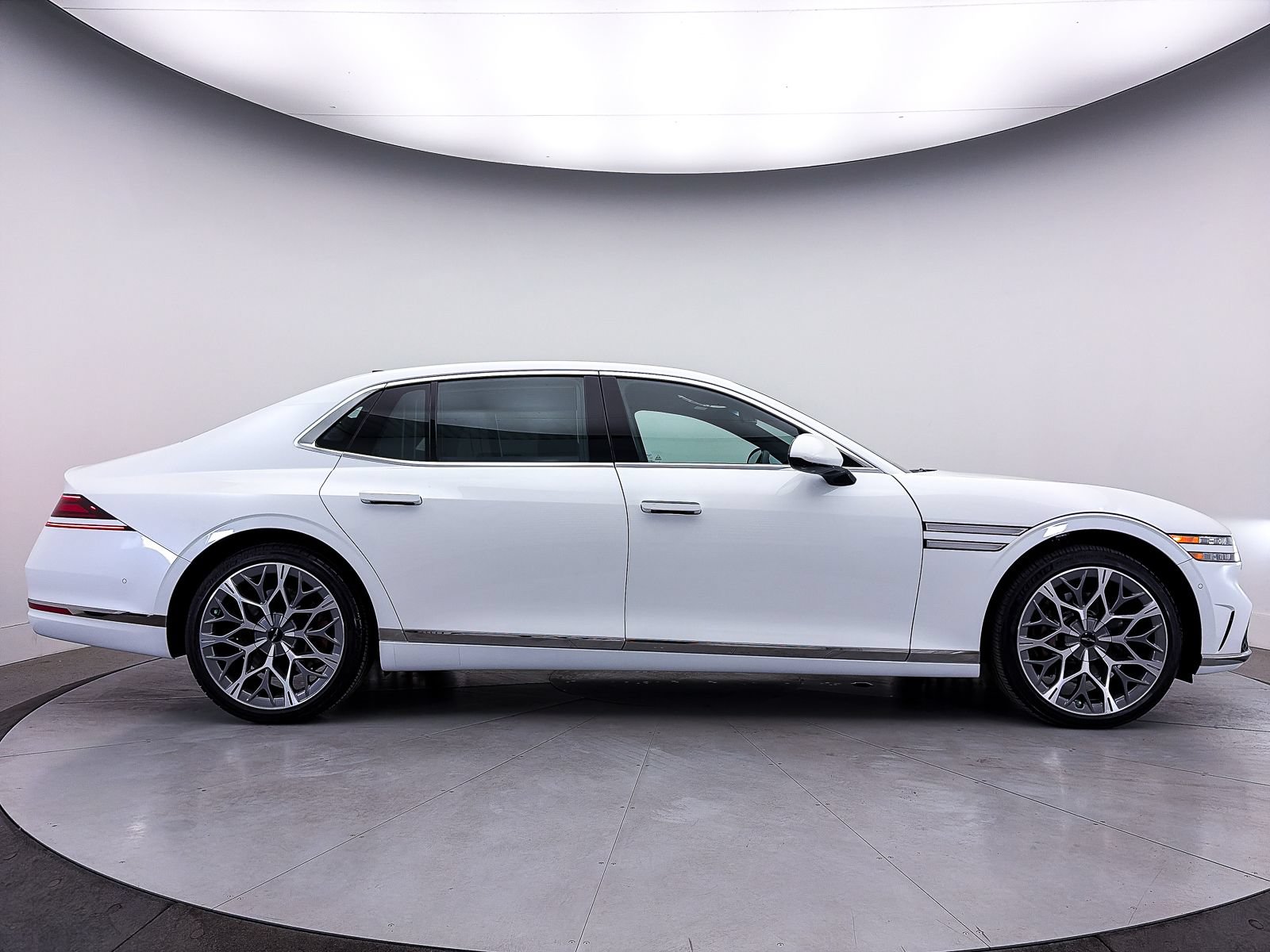 Used 2025 Genesis G90 3.5T AWD/4WD image 51