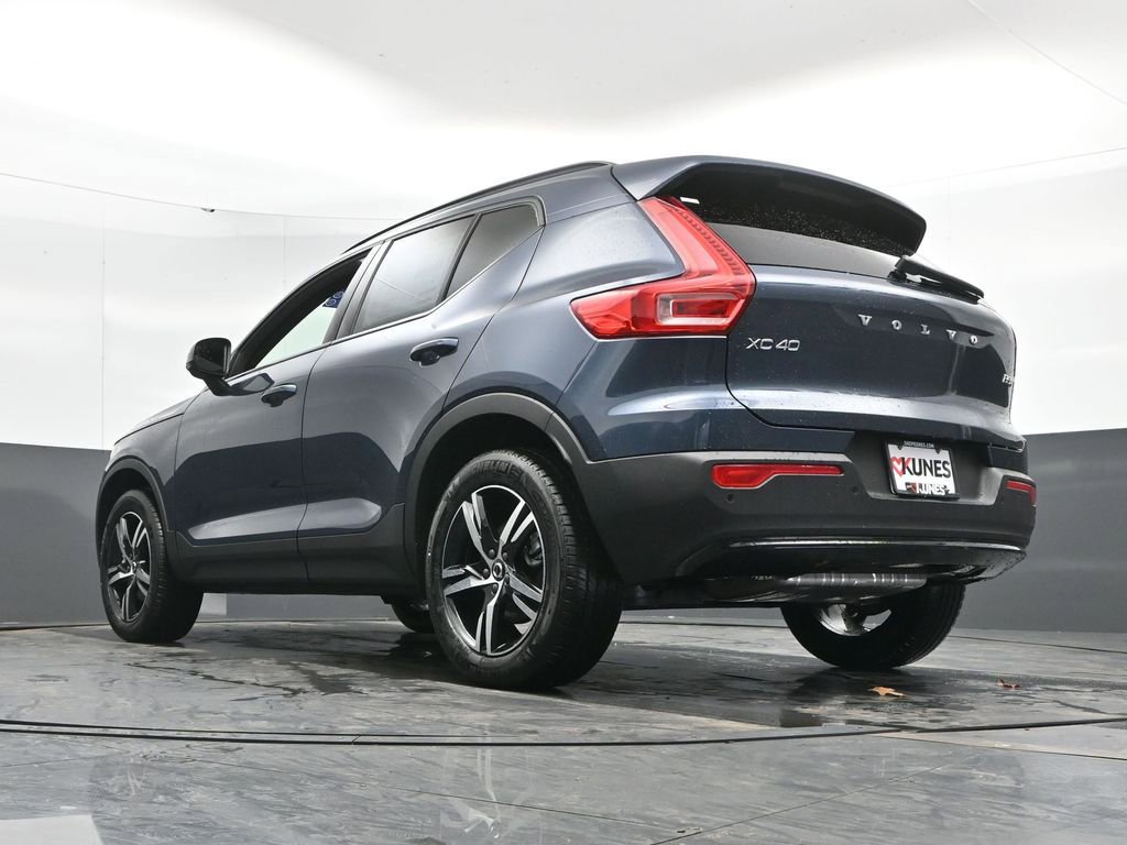 New 2026 Volvo XC40 B5 Core w/ Protection Package Premier image 44
